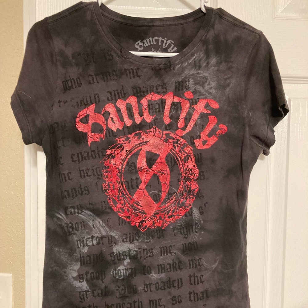 Sanctify tee